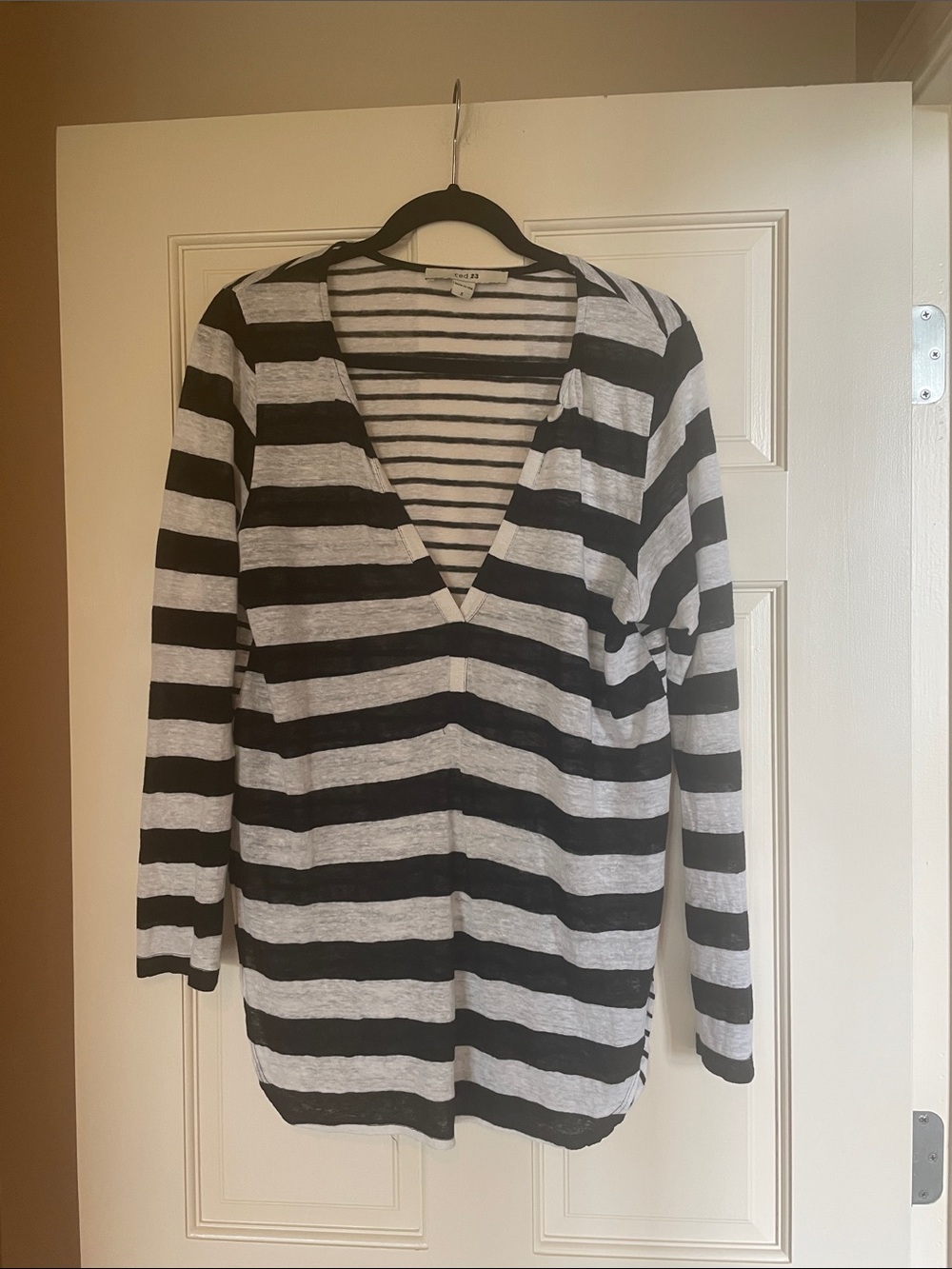 Striped V-Neck Long Sleeve Black & White Linen Top